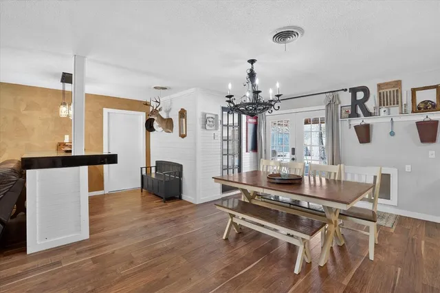 $365,000 | 702 El Camino Real, Chico, TX 76431