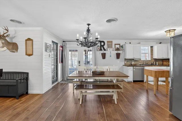 $365,000 | 702 El Camino Real, Chico, TX 76431