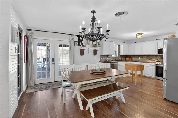 $365,000 | 702 El Camino Real, Chico, TX 76431