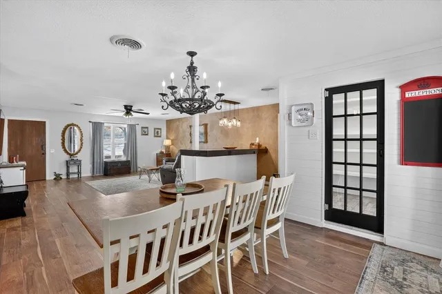 $365,000 | 702 El Camino Real, Chico, TX 76431