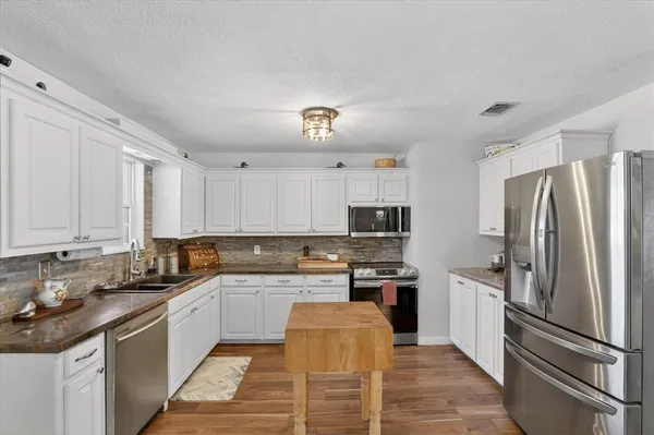 $365,000 | 702 El Camino Real, Chico, TX 76431