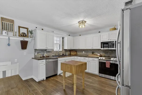 $365,000 | 702 El Camino Real, Chico, TX 76431