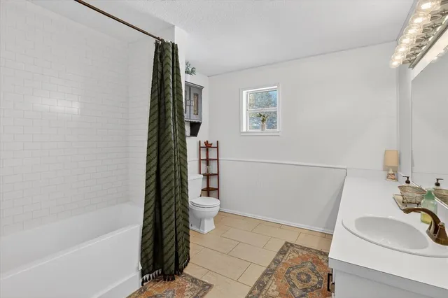 $365,000 | 702 El Camino Real, Chico, TX 76431