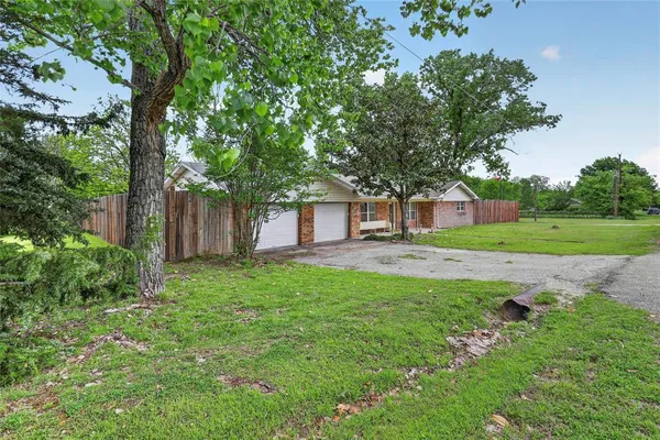 $365,000 | 702 El Camino Real, Chico, TX 76431