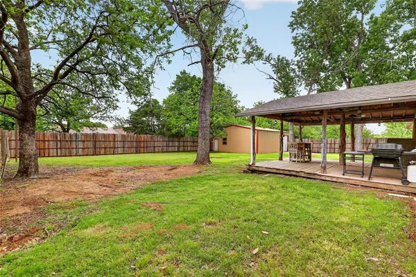$365,000 | 702 El Camino Real, Chico, TX 76431