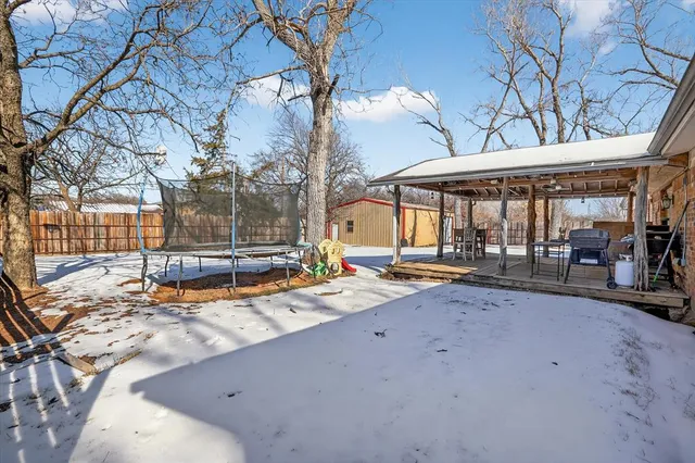 $365,000 | 702 El Camino Real, Chico, TX 76431