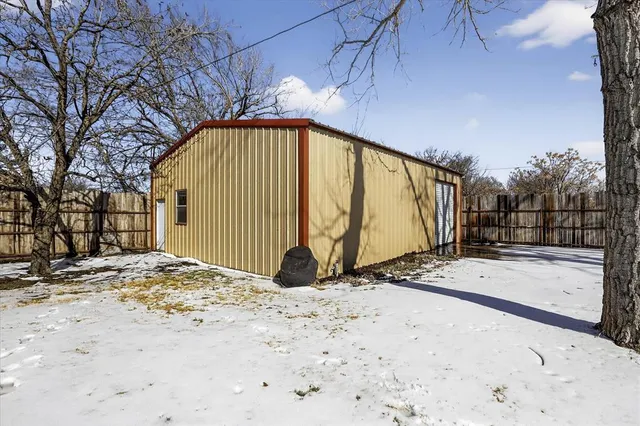 $365,000 | 702 El Camino Real, Chico, TX 76431