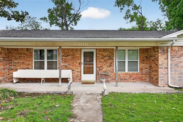 $365,000 | 702 El Camino Real, Chico, TX 76431