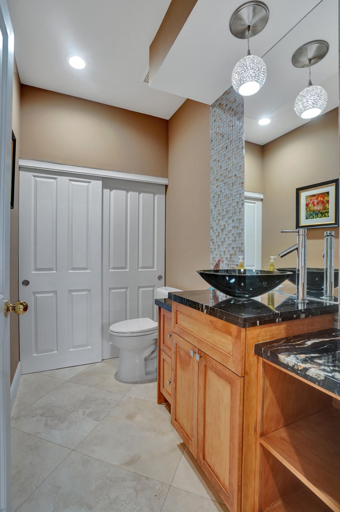 6253 Northwest 23rd Road Boca Raton, FL 33434 - Photo 89 of 121 Guest Bathroom