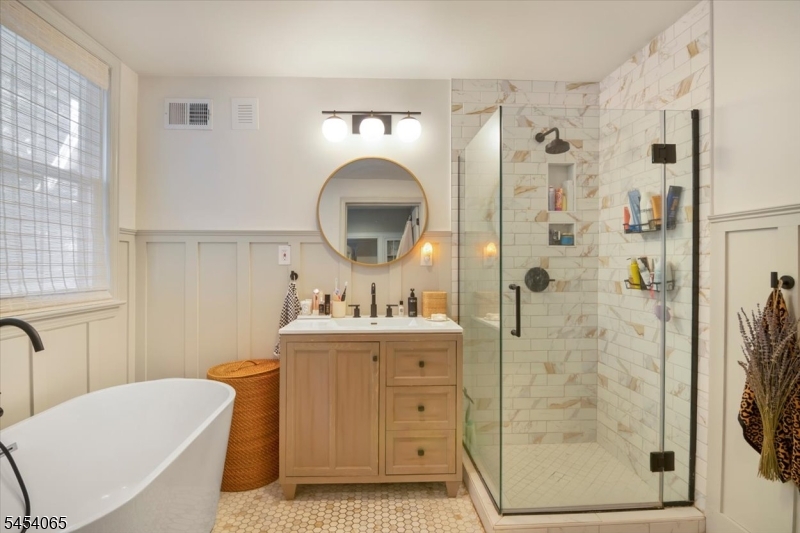 46 Hazelwood Road, Unit 1 Bloomfield, NJ 07003 - Photo 8 of 31 Gallery Image 8