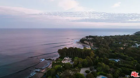 $30,000,000 | 6825 Zumirez Drive, Malibu, CA 90265