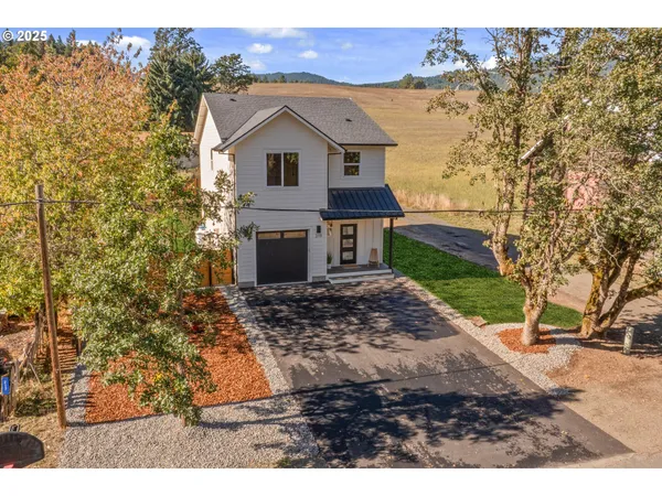 $625,000 | 219 Main Street, White Salmon, WA 98672