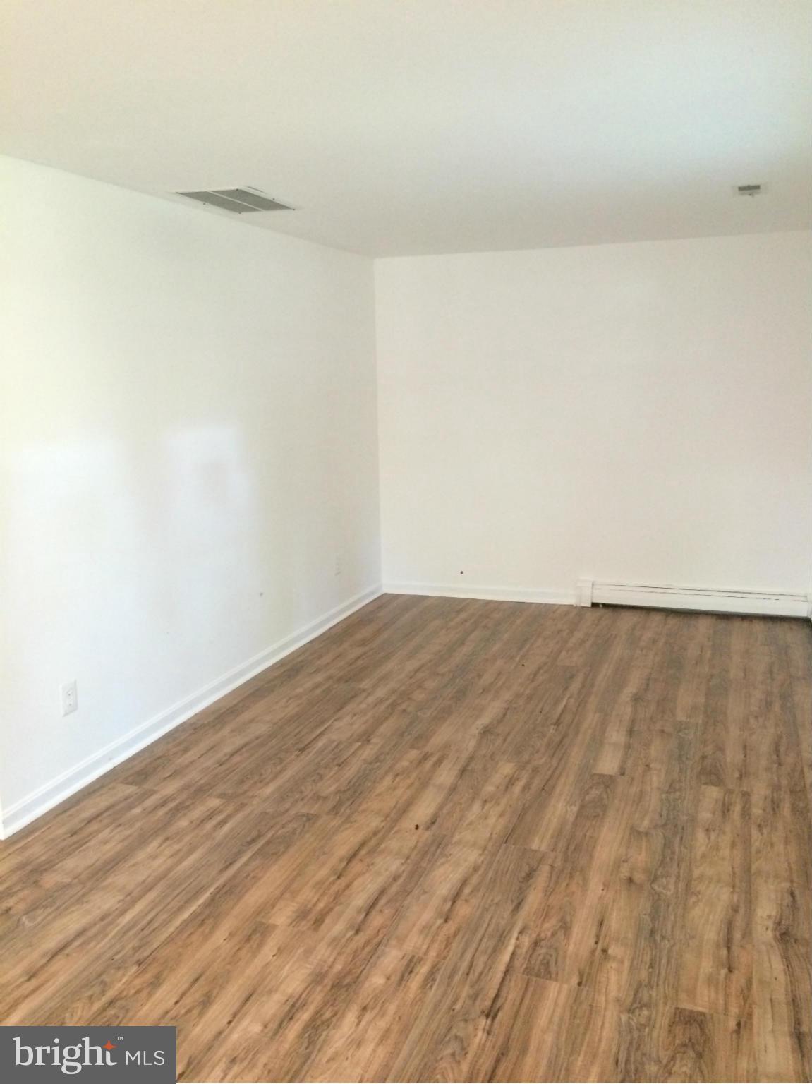 8045 Jumpers Hole Road Pasadena, MD 21122 - Photo 17 of 30 Interior (General)