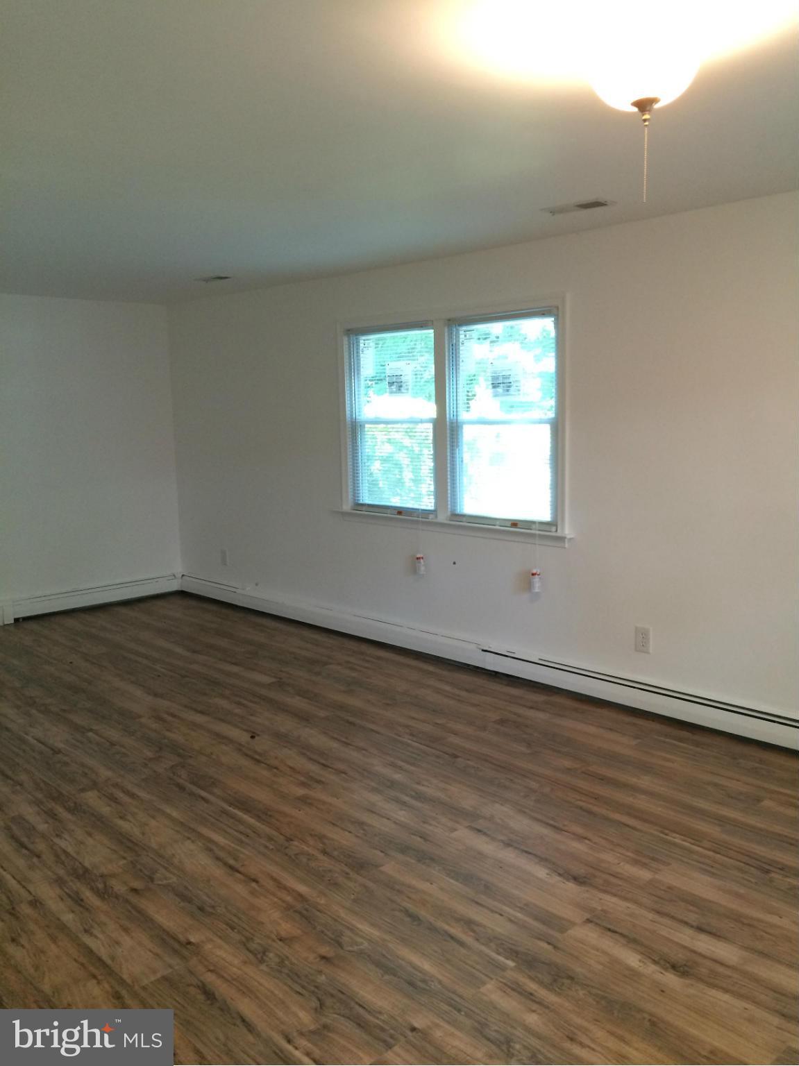 8045 Jumpers Hole Road Pasadena, MD 21122 - Photo 19 of 30 Interior (General)