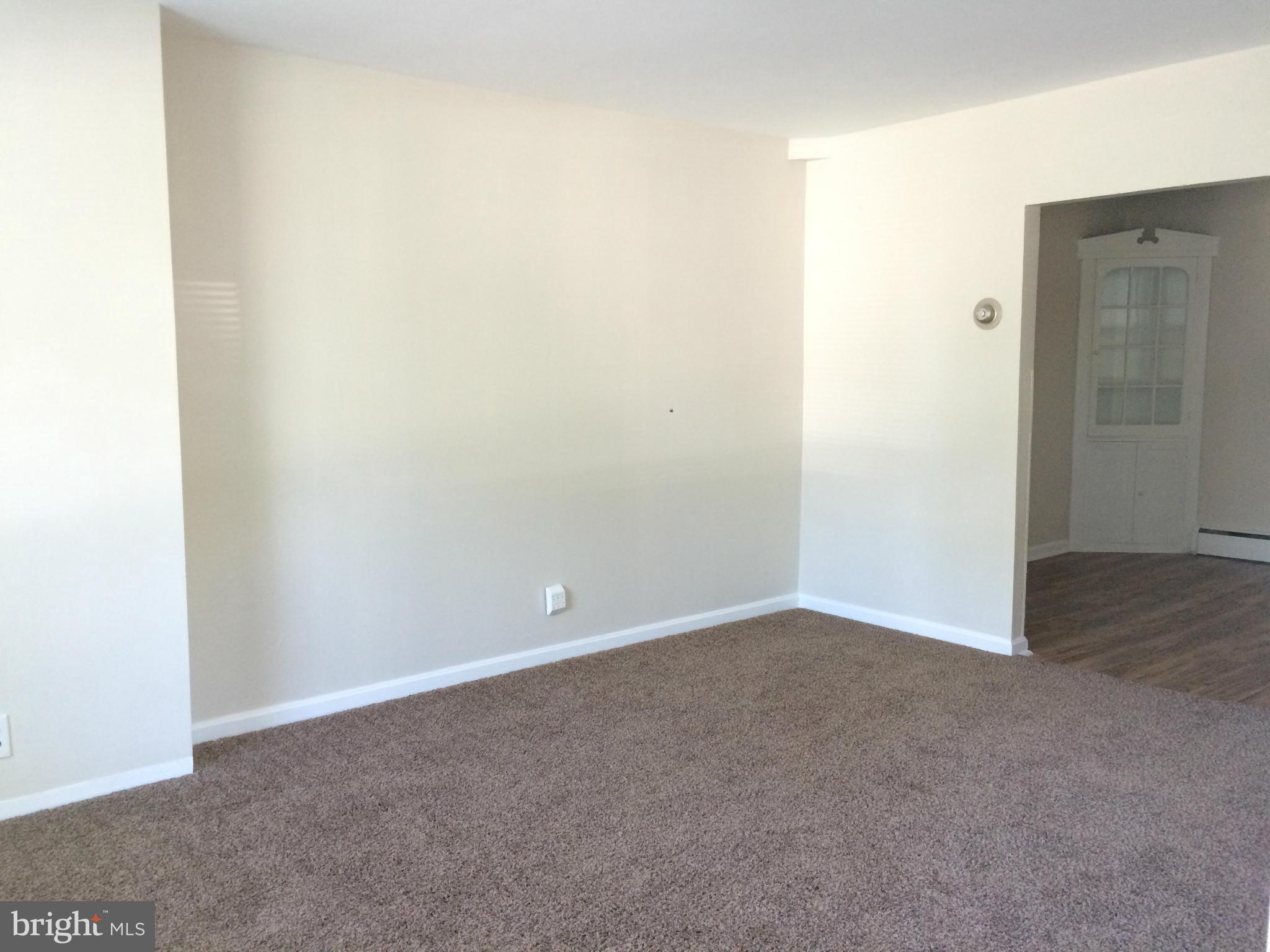 8045 Jumpers Hole Road Pasadena, MD 21122 - Photo 9 of 30 Living Room