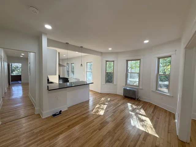 $2,250 | 33 Richards Street, Unit 1, Worcester, MA 01603