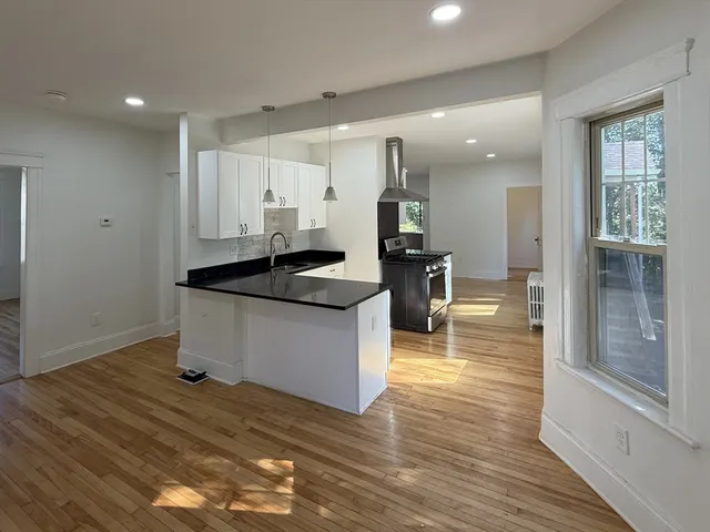 $2,250 | 33 Richards Street, Unit 1, Worcester, MA 01603