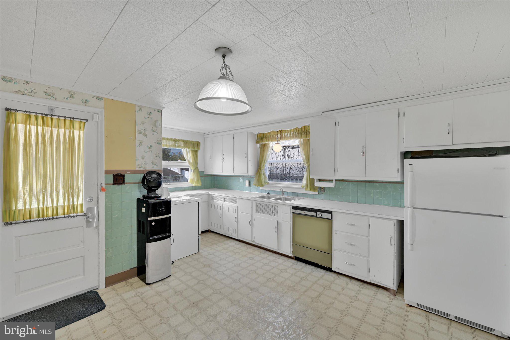 1303 Mount Laurel Road Temple, PA 19560 - Photo 10 of 43 Gallery Image 10