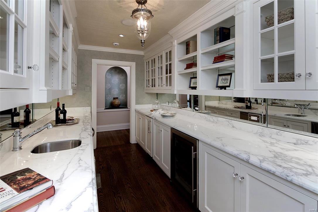 7 Dromara Road Ladue, MO 63124 - Photo 12 of 25 Gallery Image 12
