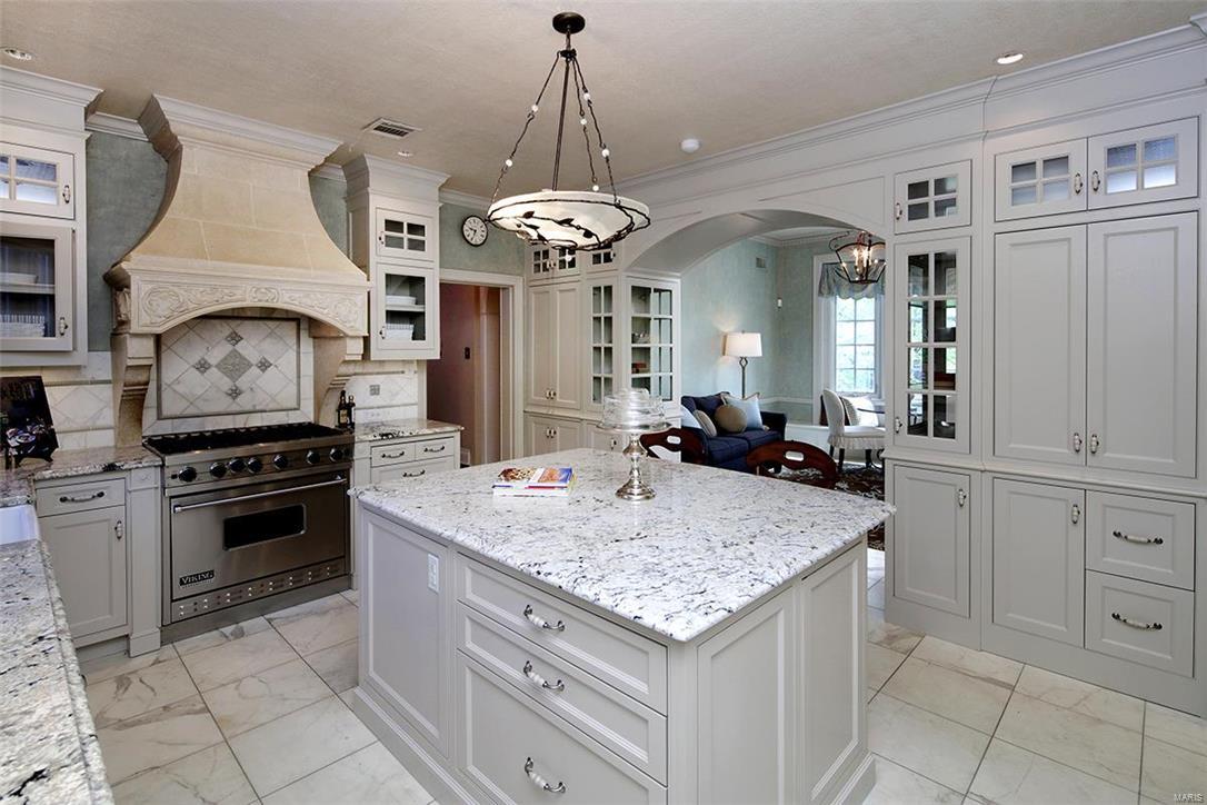 7 Dromara Road Ladue, MO 63124 - Photo 10 of 25 Gallery Image 10