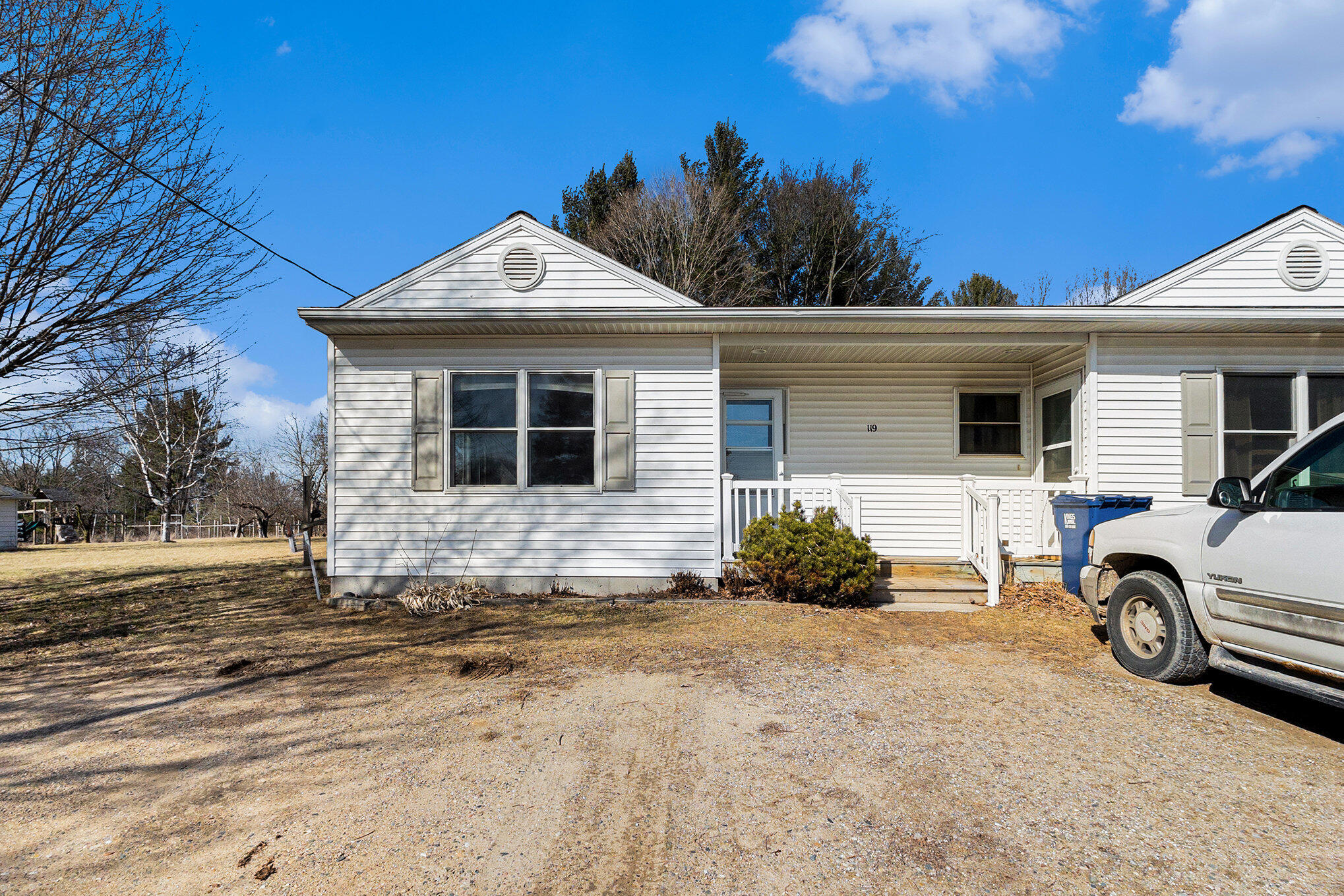 119 Main Street Blanchard, MI 49310 - Photo 3 of 16 003__42a3448_712