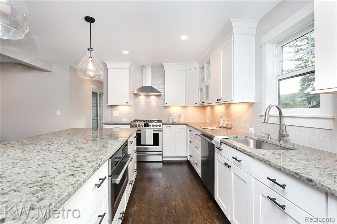 4201 Sheffield Road Royal Oak, MI 48073 - Photo 11 of 46 Sheffield-11.jpg