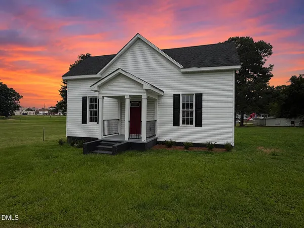 $349,900 | 305 East Harnett Street, Benson, NC 27504