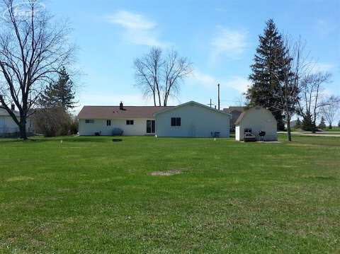 2232 North Oak Road Davison, MI 48423 - Photo 5 of 49 20398603-4.JPG