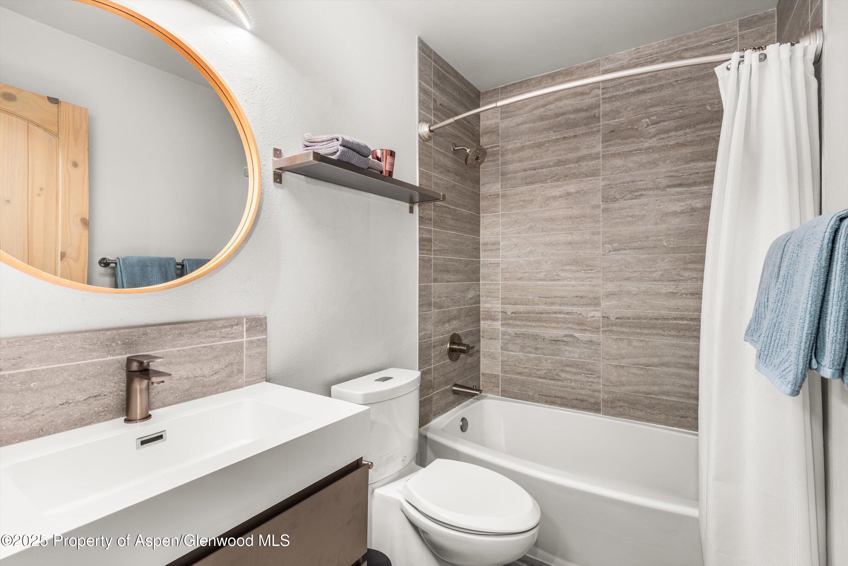 128 Mountain Court Basalt, CO 81621 - Photo 21 of 27 Guest Bathroom