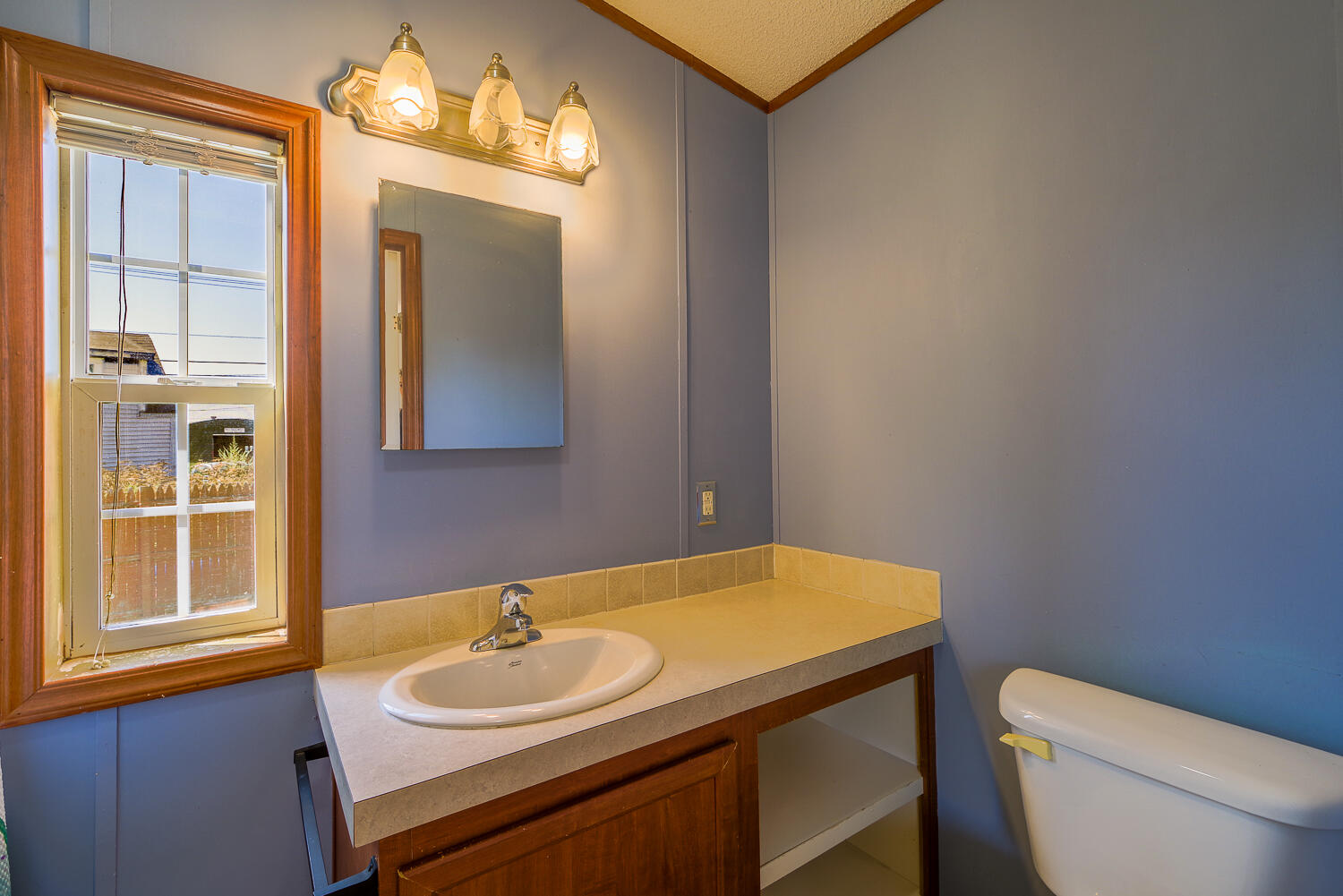 102 New County Road Rockland, ME 04841 - Photo 10 of 21 Primary Bath