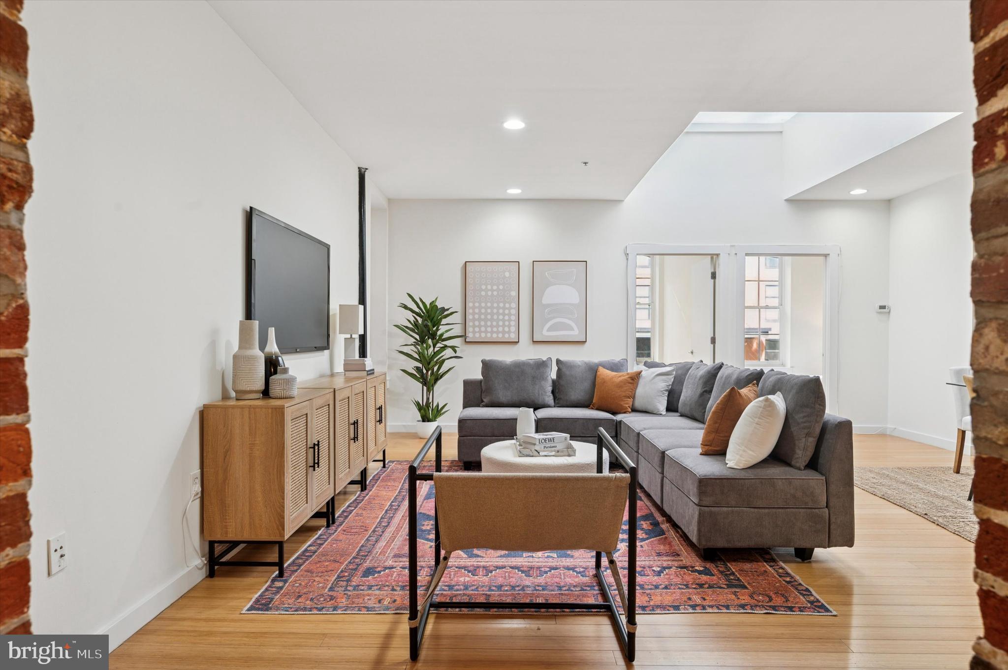 209 Cuthbert Street, Unit 104 Philadelphia, PA 19106 - Photo 1 of 25