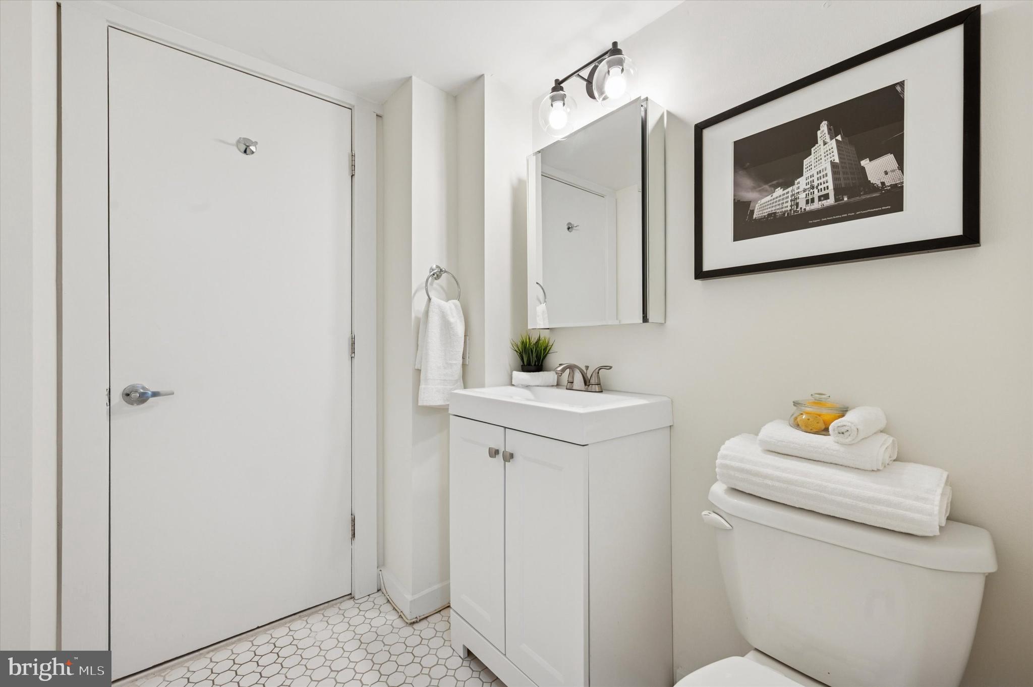 209 Cuthbert Street, Unit 104 Philadelphia, PA 19106 - Photo 19 of 25