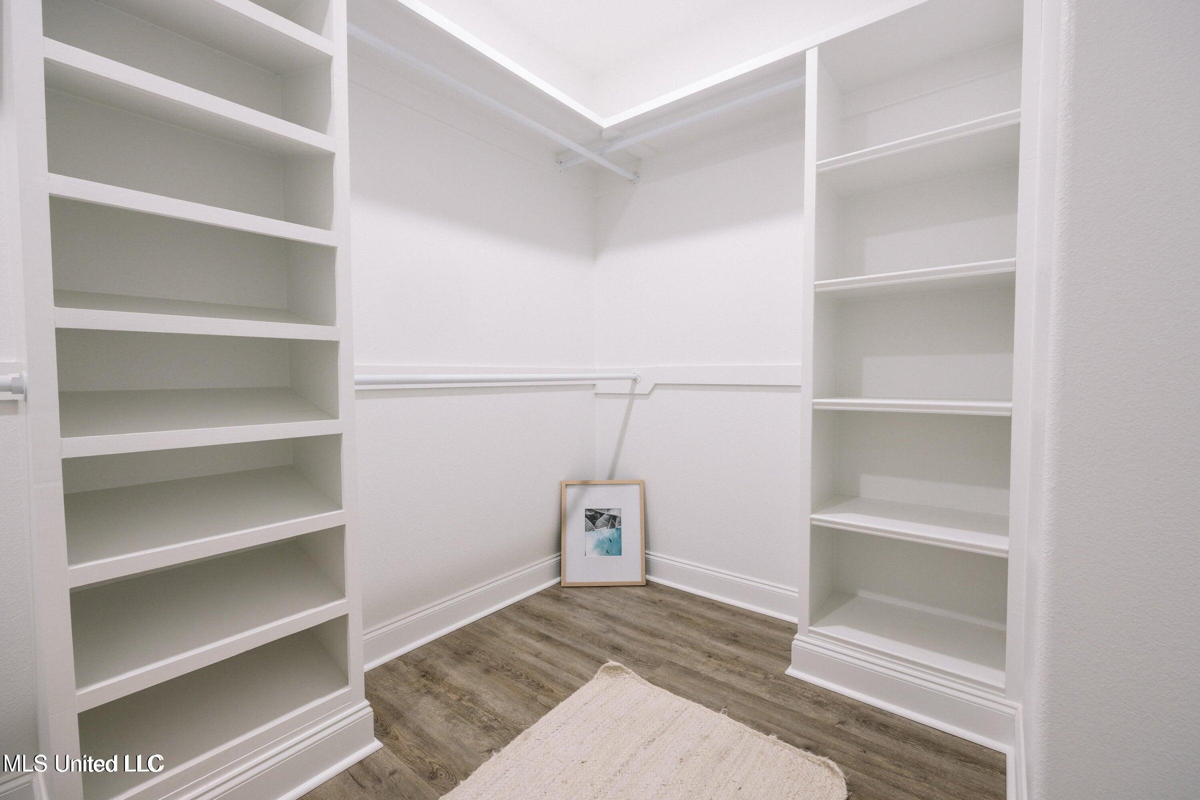 12105 Creole Way Gulfport, MS 39503 - Photo 17 of 73 20250715021230655445000000-o