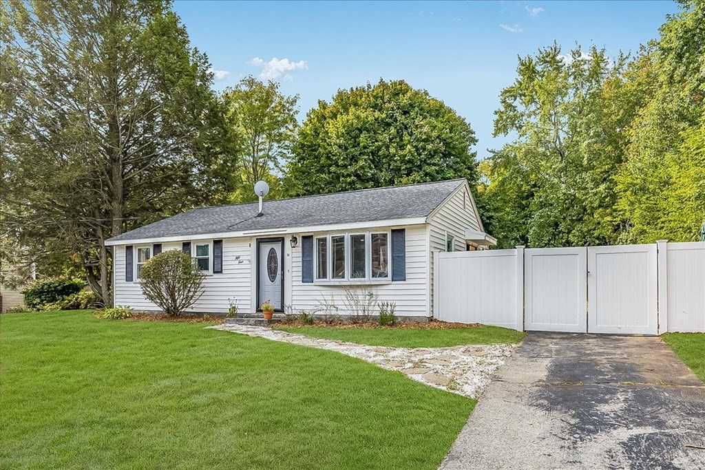 54 Elizabeth Road Billerica, MA 01821 - Photo 2 of 25
