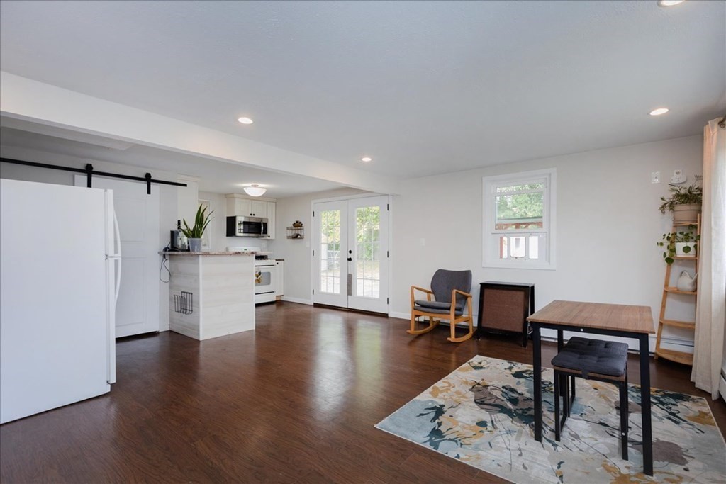 54 Elizabeth Road Billerica, MA 01821 - Photo 4 of 25
