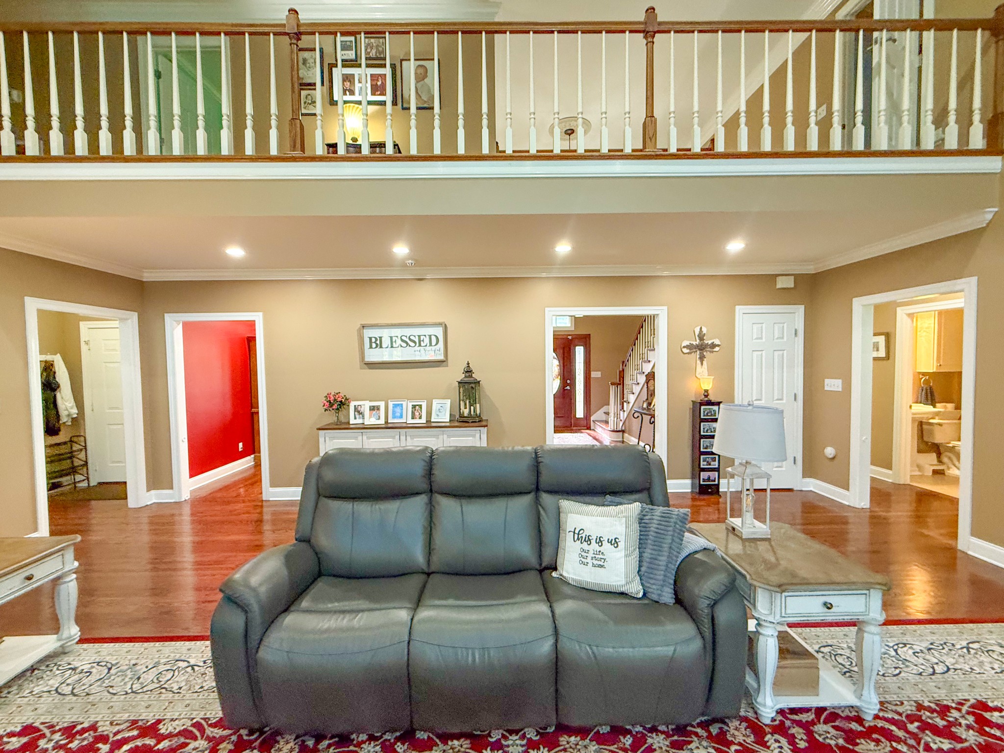 275 Crescentview Road Pulaski, TN 38478 - Photo 4 of 62 a living room with furniture