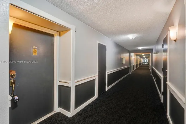 $1,800 | 3101 Oakland Shores Drive, Unit H209, Oakland Park, FL 33309