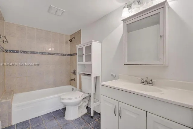 $1,800 | 3101 Oakland Shores Drive, Unit H209, Oakland Park, FL 33309