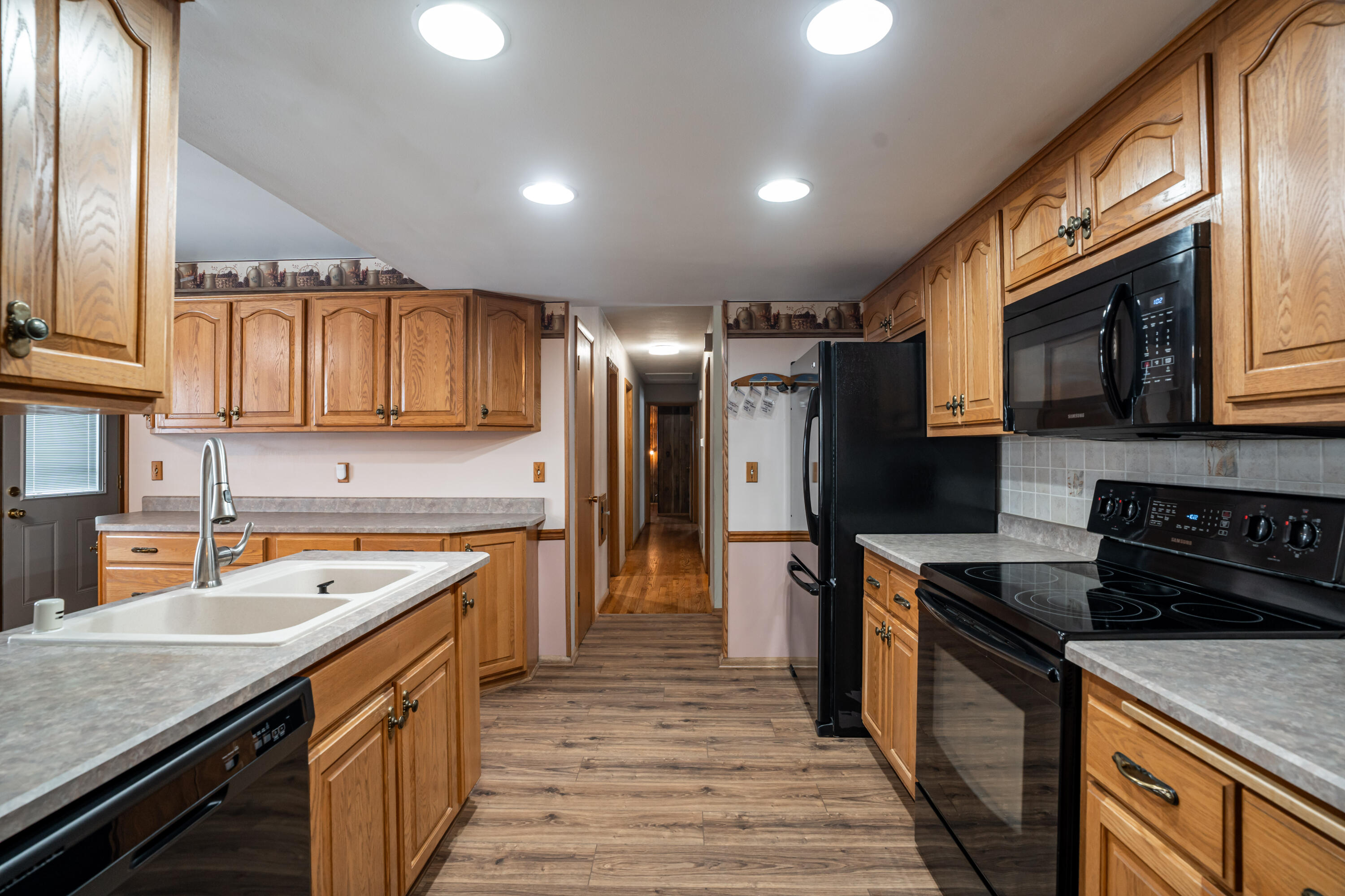 W136N8741 Esquire Road Menomonee Falls, WI 53051 - Photo 14 of 45 Kitchen