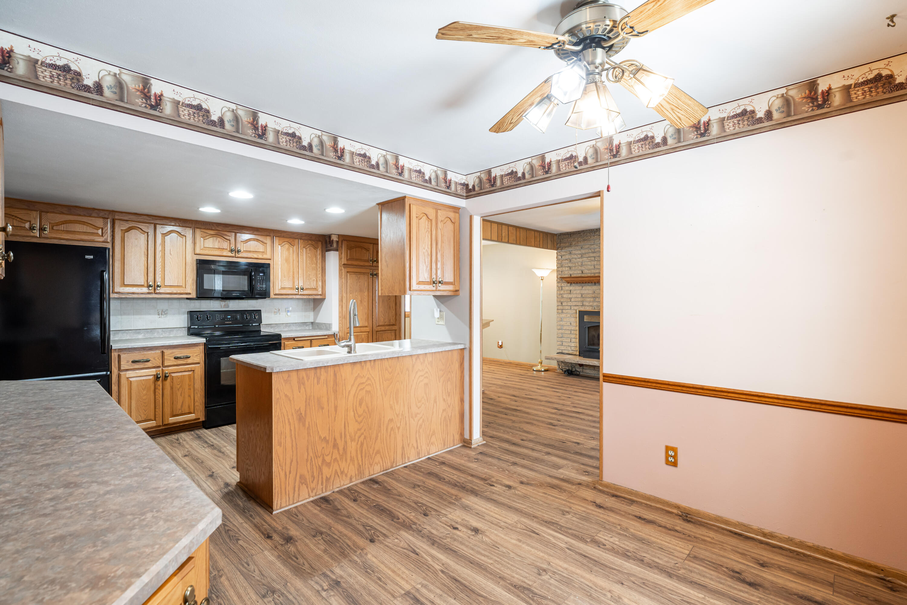 W136N8741 Esquire Road Menomonee Falls, WI 53051 - Photo 15 of 45 Kitchen