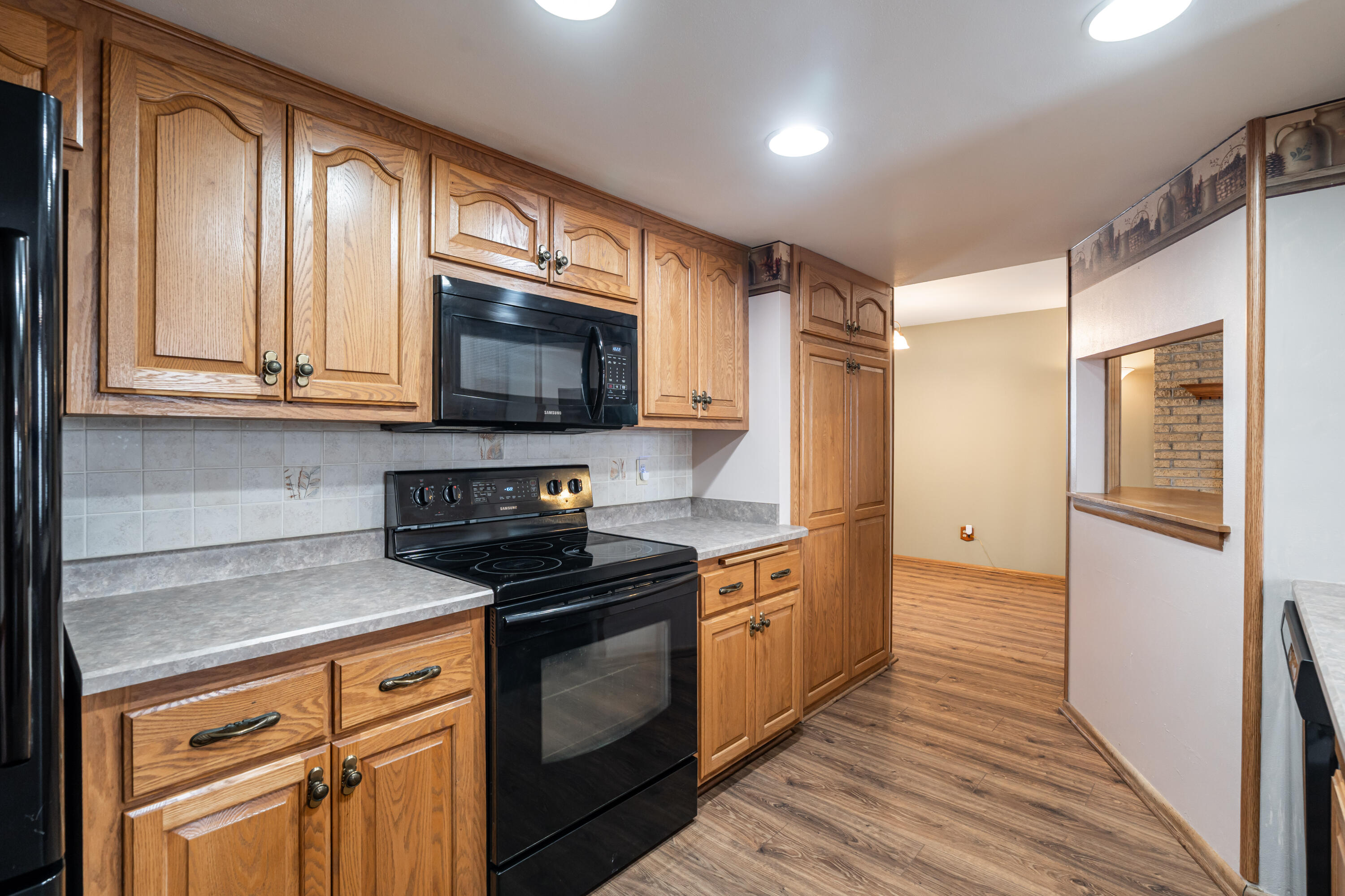 W136N8741 Esquire Road Menomonee Falls, WI 53051 - Photo 16 of 45 Kitchen