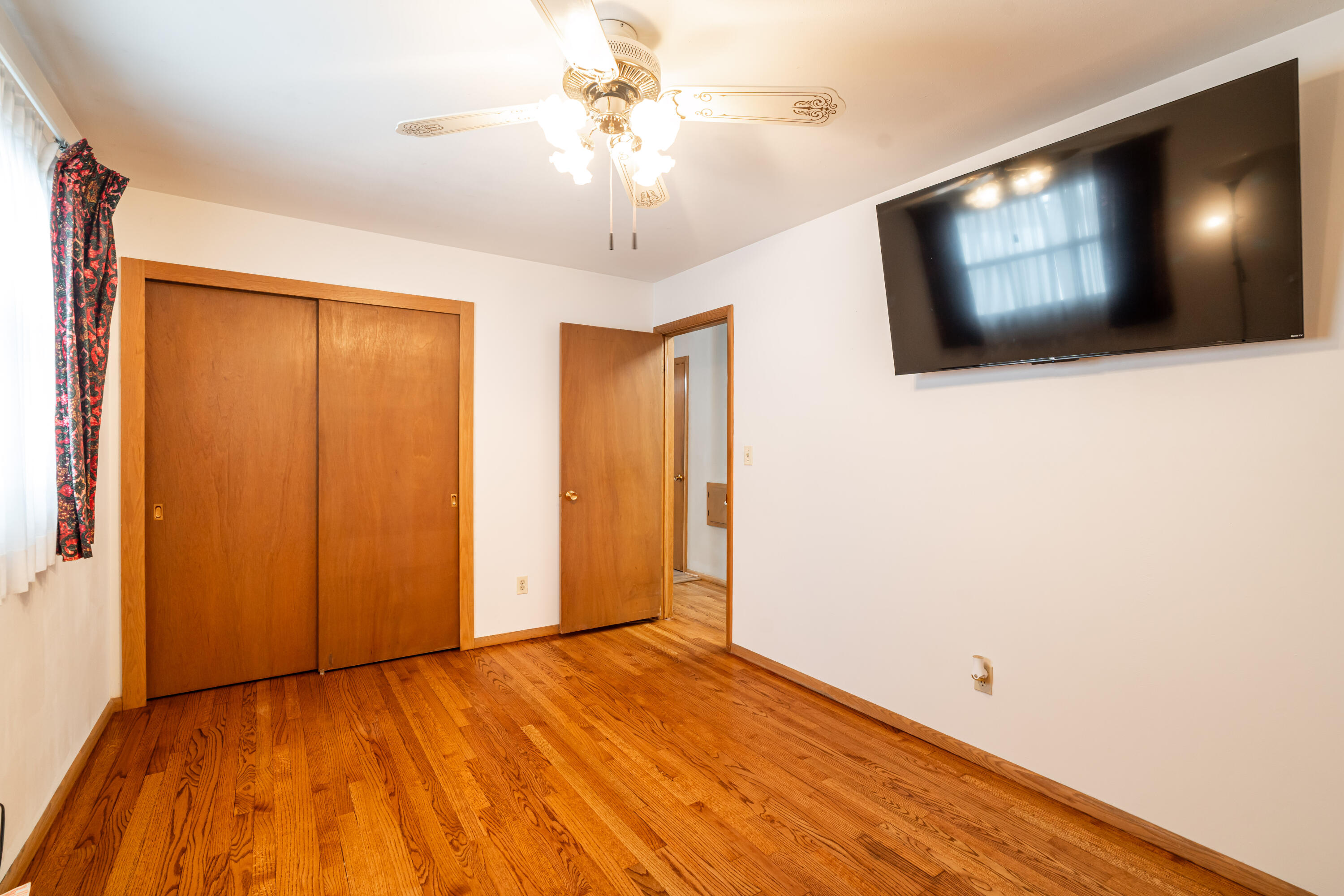 W136N8741 Esquire Road Menomonee Falls, WI 53051 - Photo 18 of 45 bed 1