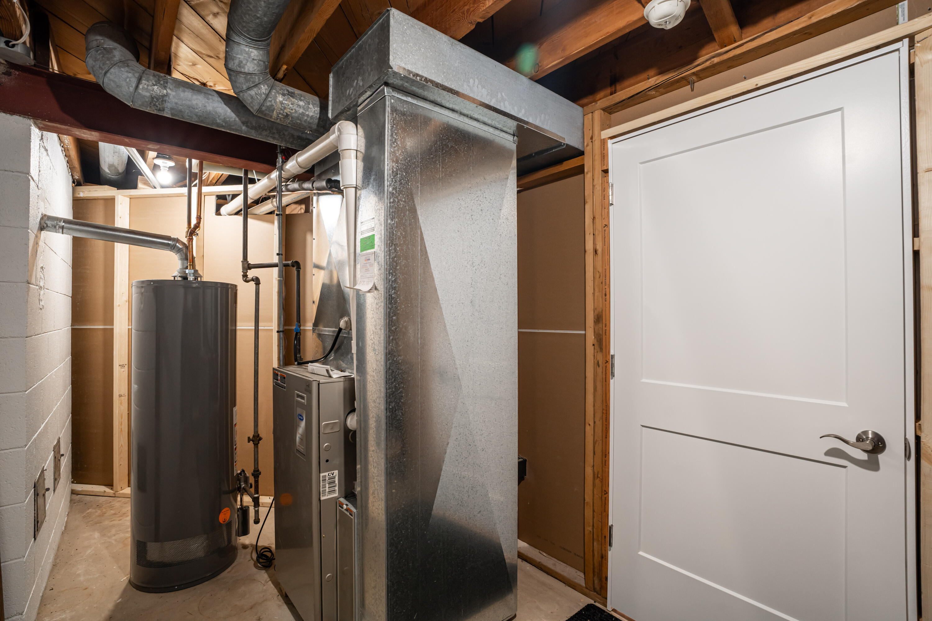 W136N8741 Esquire Road Menomonee Falls, WI 53051 - Photo 34 of 45 furnace and water heater