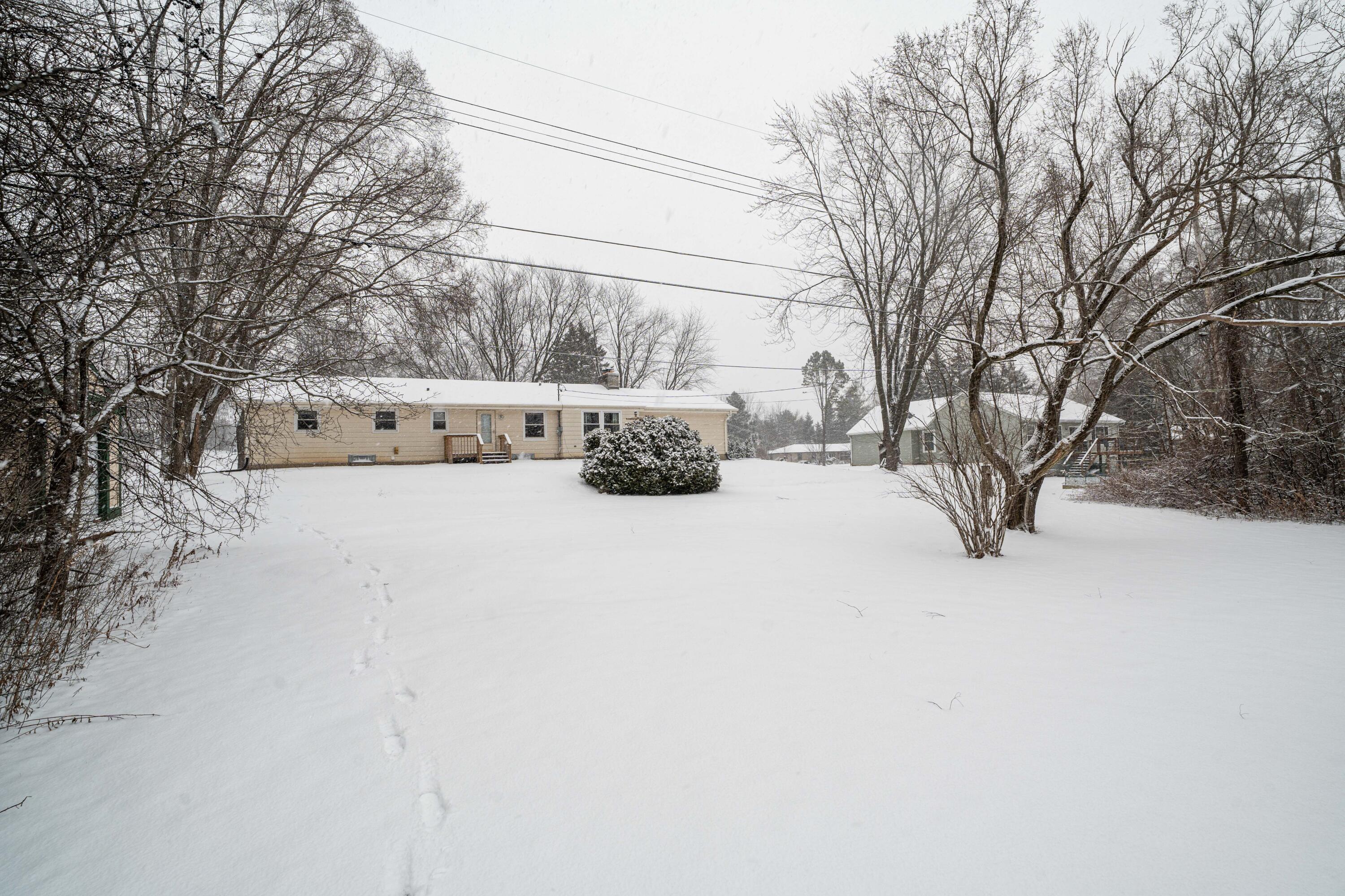 W136N8741 Esquire Road Menomonee Falls, WI 53051 - Photo 45 of 45 backyard