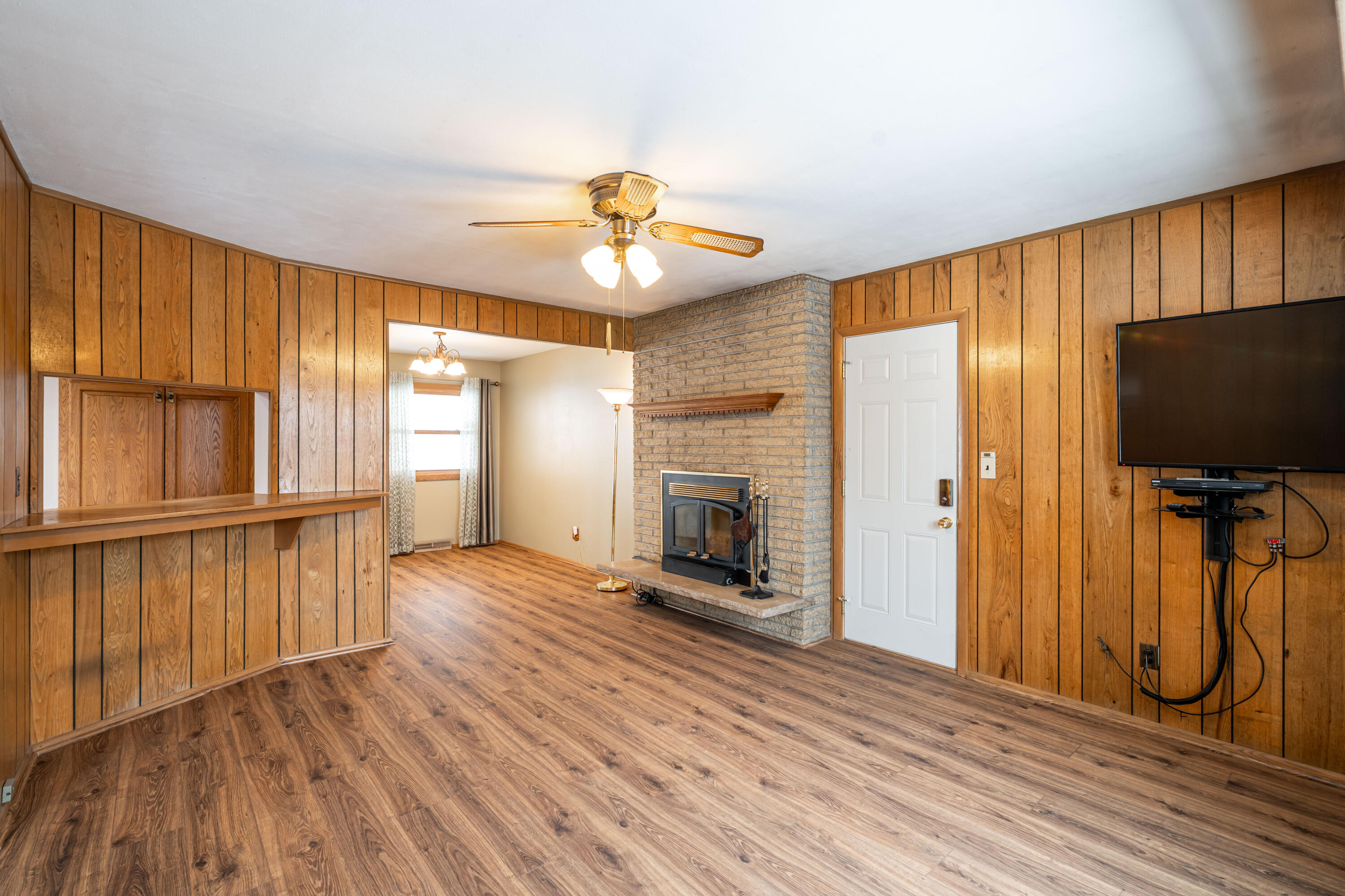 W136N8741 Esquire Road Menomonee Falls, WI 53051 - Photo 6 of 45 family room