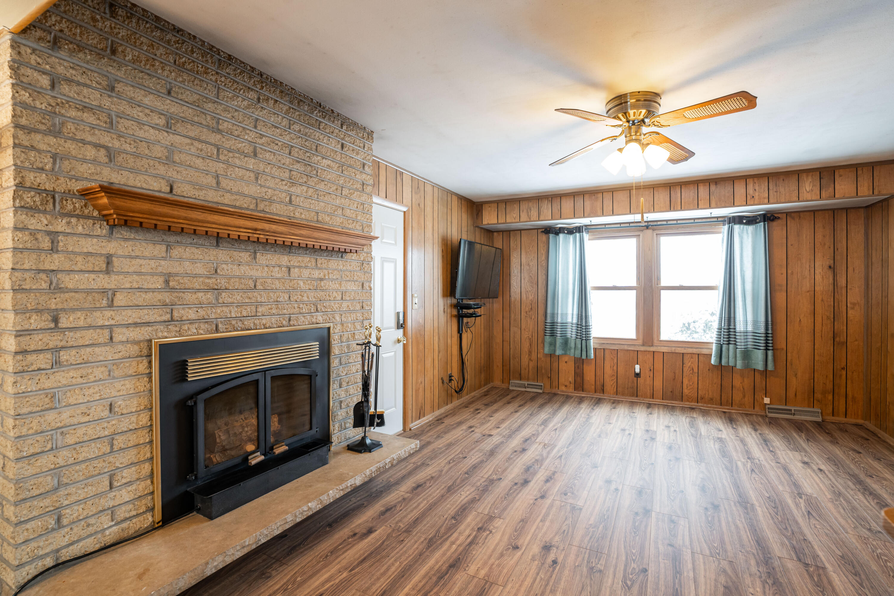 W136N8741 Esquire Road Menomonee Falls, WI 53051 - Photo 7 of 45 family room