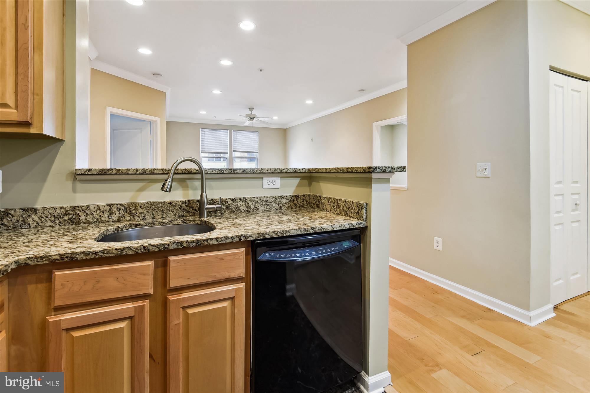 12000 Market Street, Unit 354 Reston, VA 20190 - Photo 16 of 69 Kitchen looking to living room