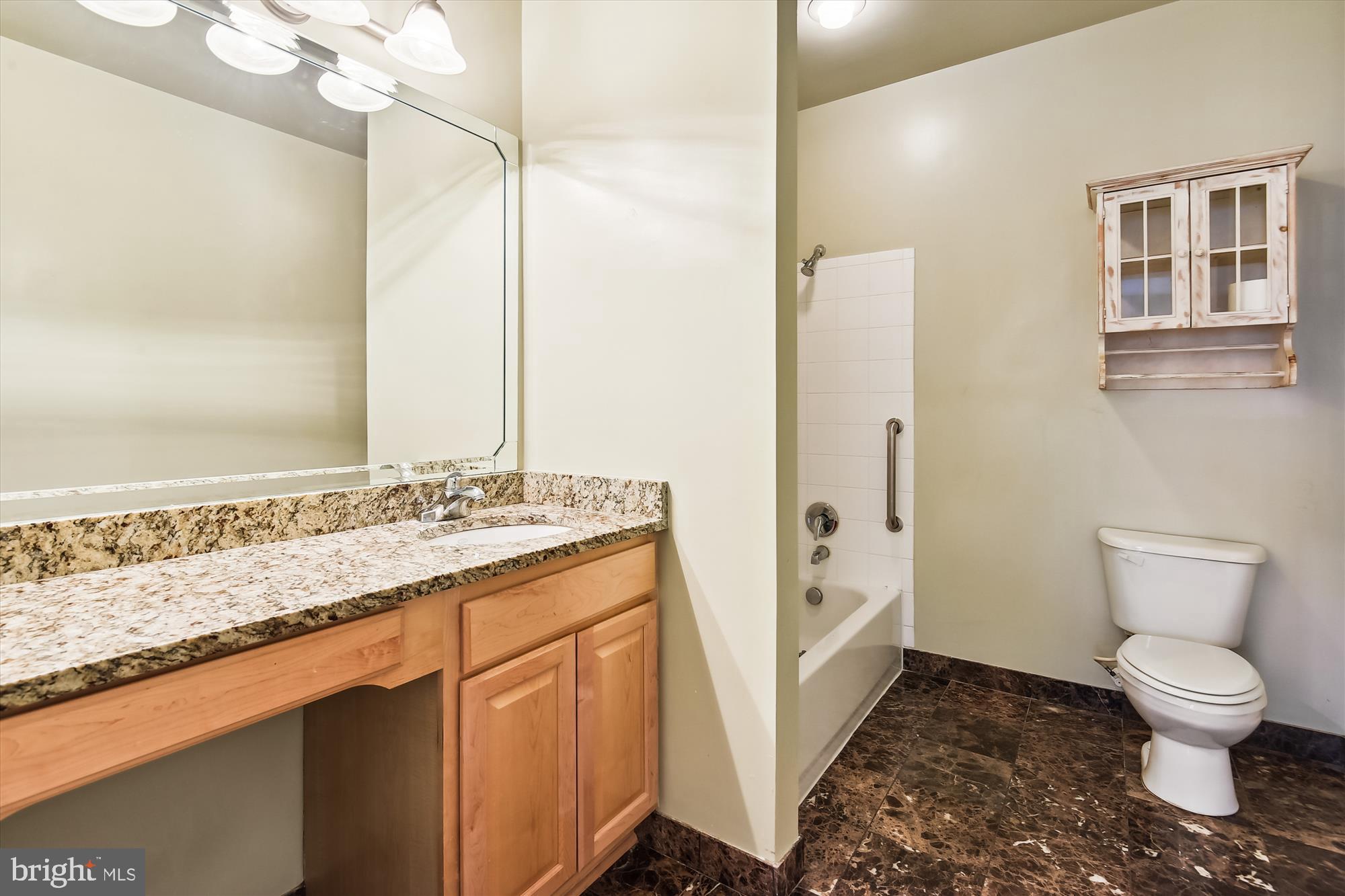 12000 Market Street, Unit 354 Reston, VA 20190 - Photo 33 of 69 Primary bathroom