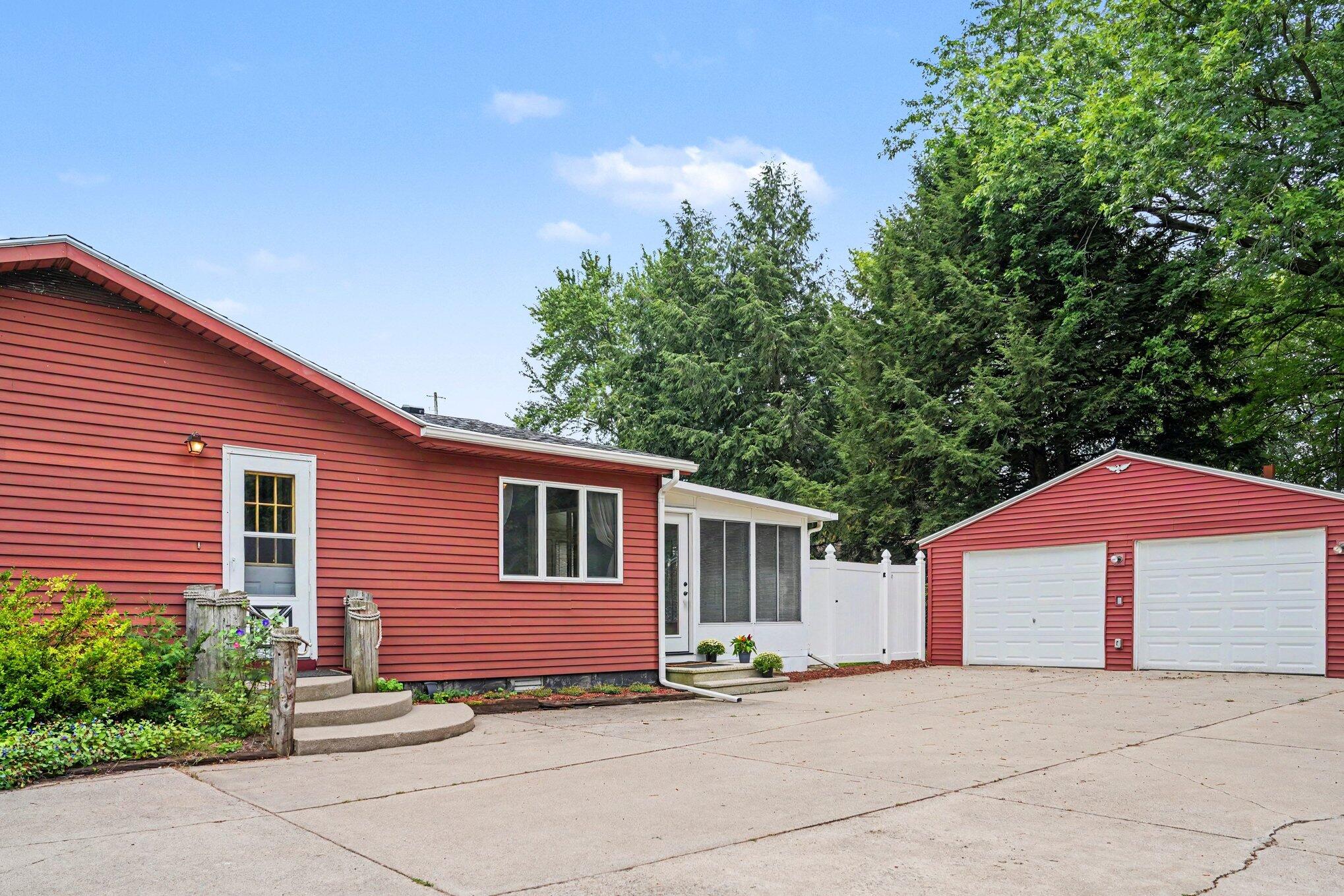 8722 South Sprinkle Road Portage, MI 49002 - Photo 26 of 28 027_file_2845