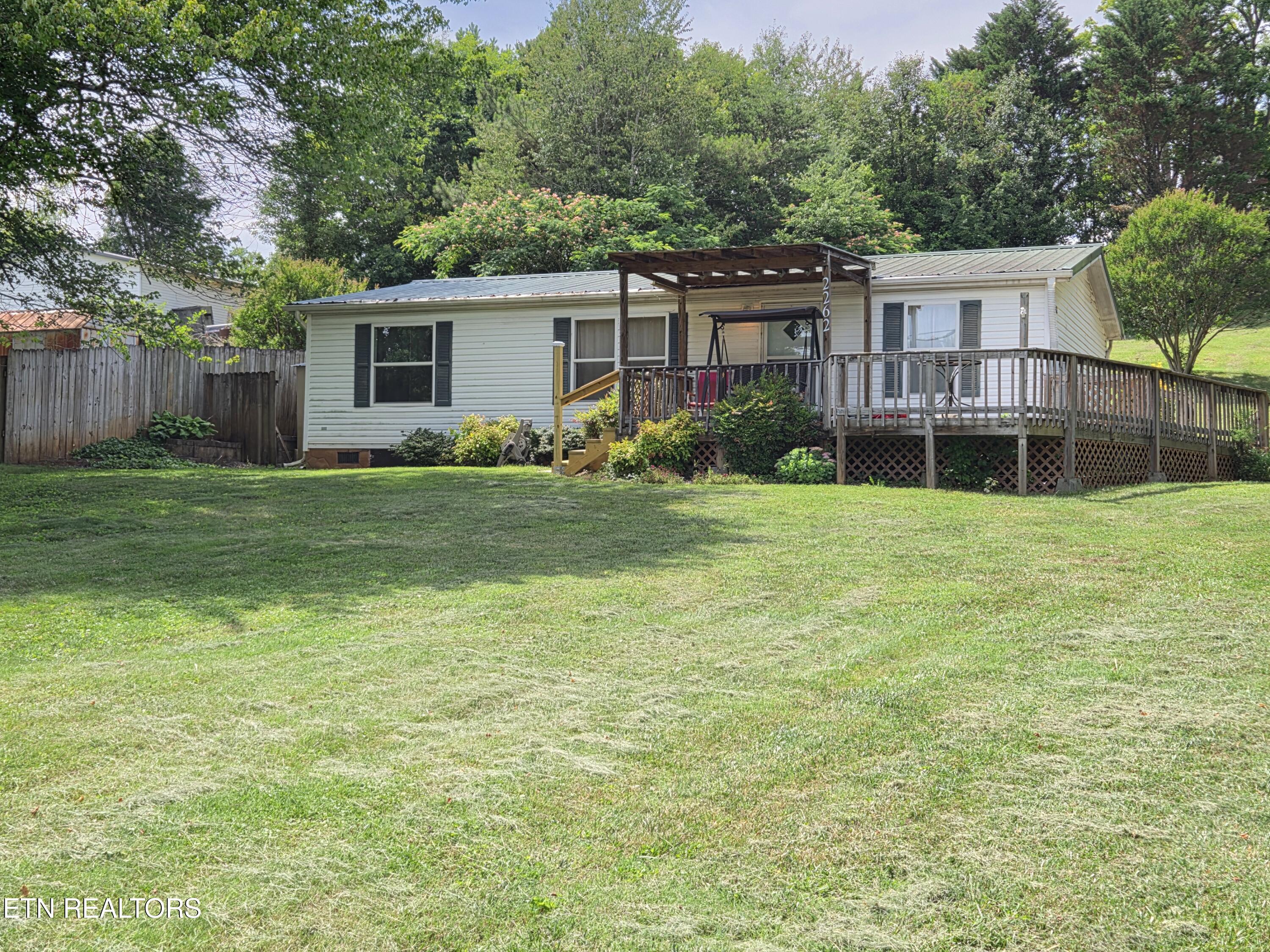 2262 Mentor Road Louisville, TN 37777 - Photo 2 of 40 1491
